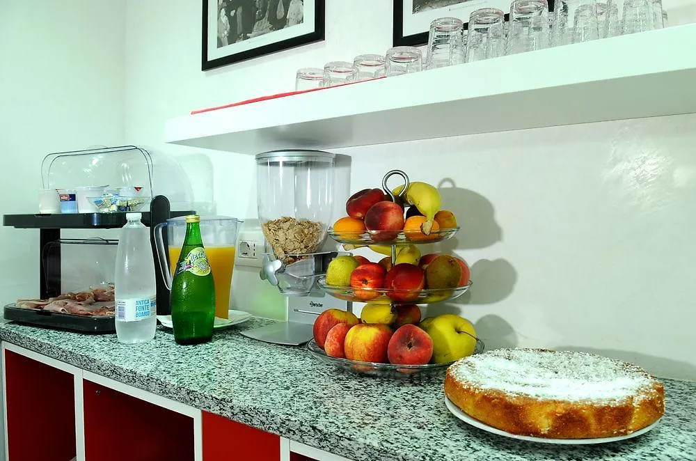 アパートホテル Hotel Malpensafiera ベルナーテ・ティチーノ