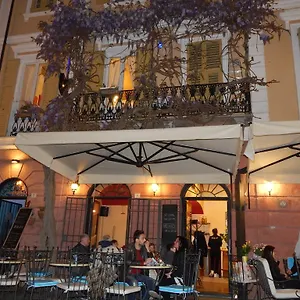 albergo-il-glicine.hotelitalianriviera.com/