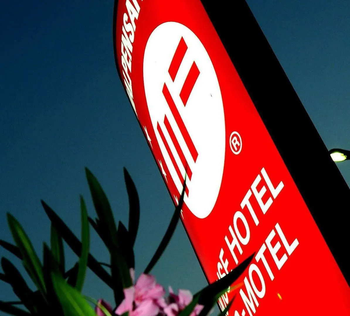 *** Aparthotel Hotel Malpensafiera Bernate Ticino Italien